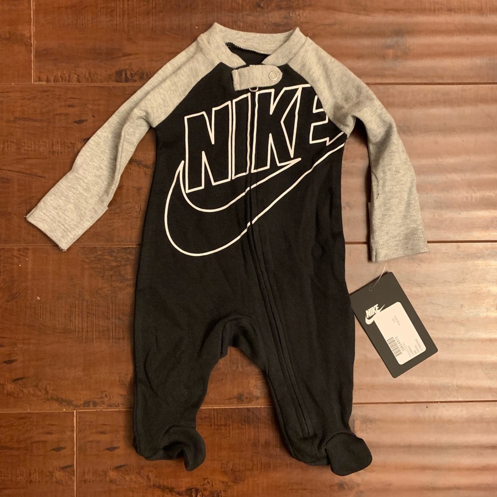 🖤🖤Nike Boy Onesie